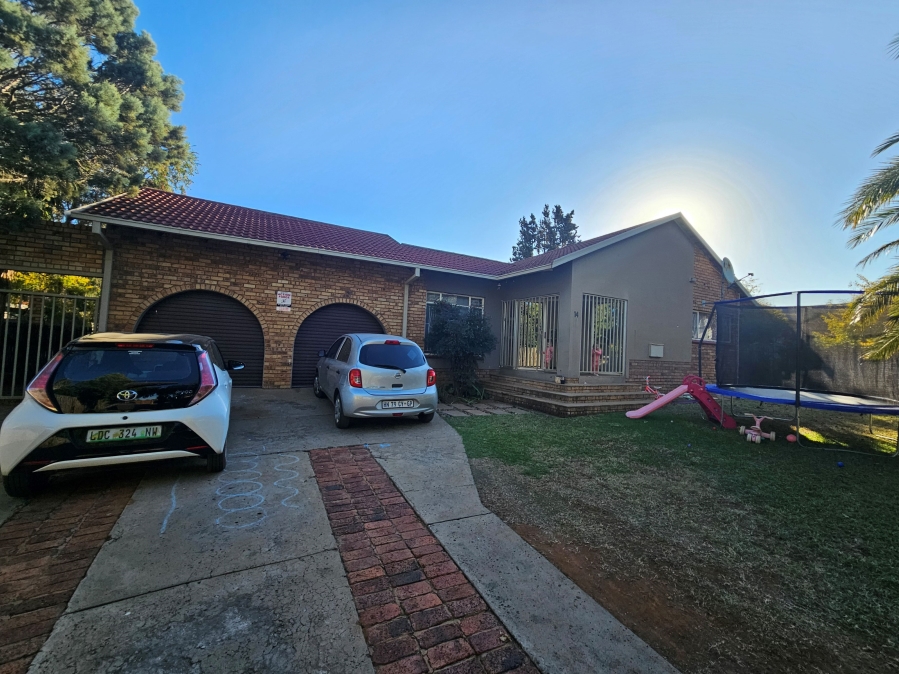 To Let 3 Bedroom Property for Rent in Wilkoppies North West